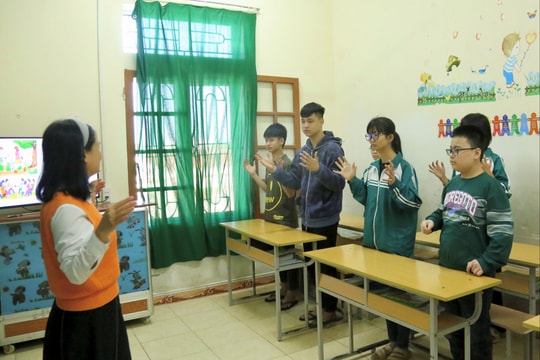 Những thầy giáo, cô giáo đồng hành cùng trẻ khuyết tật