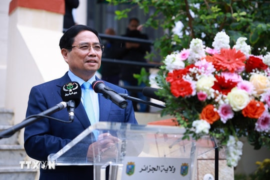 Thủ tướng dự khánh thành Bia tưởng niệm Chủ tịch Hồ Chí Minh tại Algeria