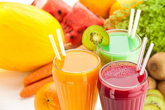 Uống nước ép trái cây hằng ngày có gây tăng cân không?