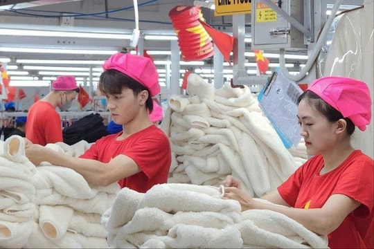 Người lao động hưởng lợi gì với chính sách lương tối thiểu vùng mới?