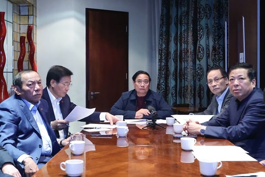 Thủ tướng yêu cầu trước Tết hoàn thành xây lại nhà cho người dân bị thiệt hại do lũ lụt