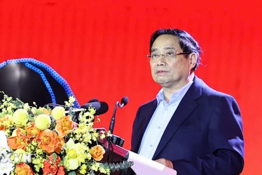 Thủ tướng kêu gọi đồng bào cả nước đoàn kết một lòng hướng về miền Trung