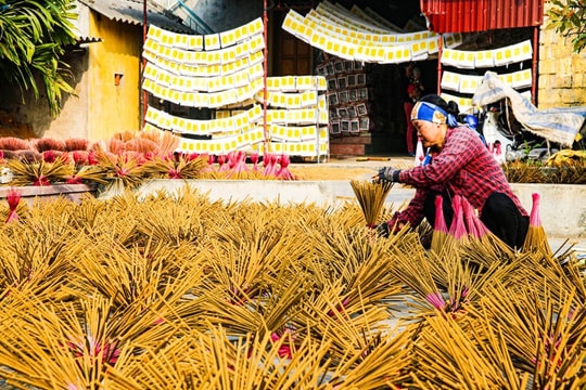 Làng hương bài Kiền Bái vào vụ Tết
