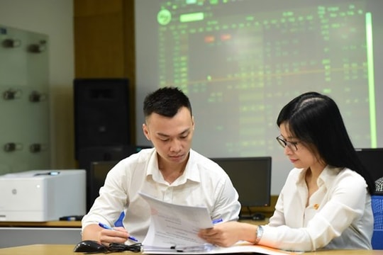 VN-Index tăng hơn 7 điểm