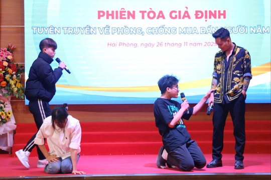 'Việc nhẹ lương cao' được tái hiện trong phiên tòa giả định tại Trường Đại học Thành Đông