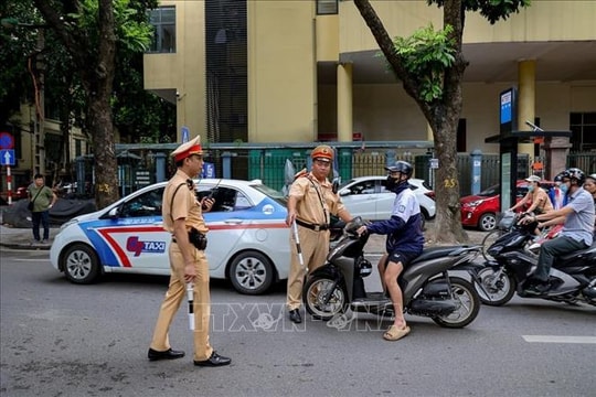 Kiểm tra, xử lý 2.100 học sinh và phụ huynh vi phạm an toàn giao thông