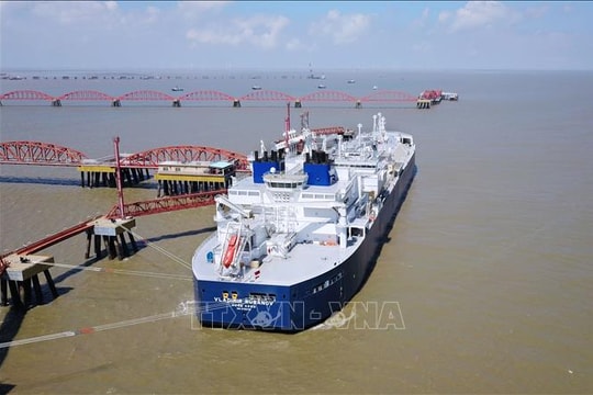 Dự án lọc hóa dầu trọng điểm của Trung Quốc bị 'quay lưng'