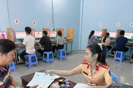 Đề xuất cấp giấy phép lái xe điện tử, rút ngắn thời gian cấp mới xuống còn 5 ngày