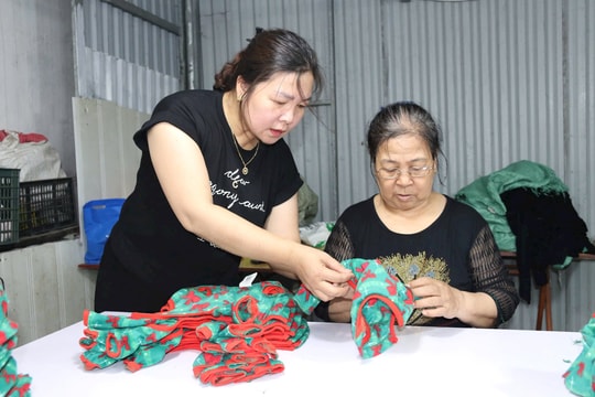 Lan tỏa yêu thương từ xưởng may nhỏ