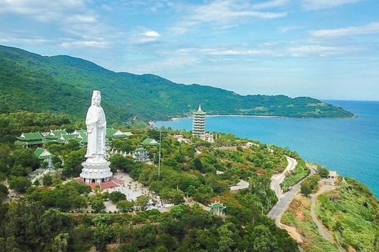 Mở lại các tuyến du lịch ở bán đảo Sơn Trà