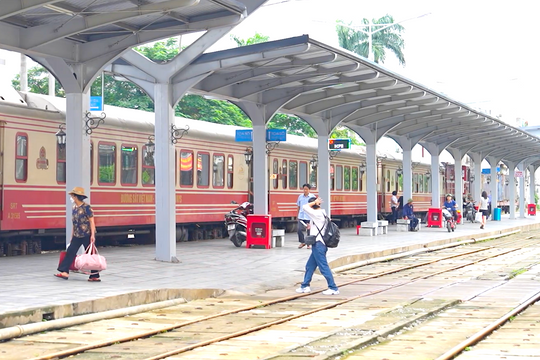 Hai Phong’s west–east train service carries nearly 16,500 passengers in Nov