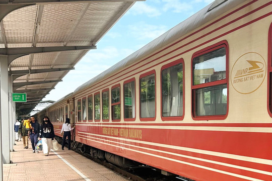 Vận tải duy trì đà tăng trưởng trước biến động giá nhiên liệu