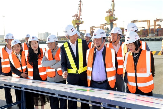 Phó chủ tịch Quốc hội Lê Minh Hoan khảo sát thực tế tại Cảng Hateco Hải Phòng