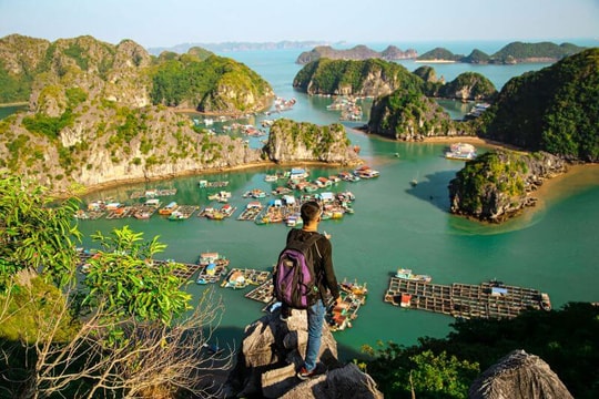 Từ biển xanh đến di sản cổ - Hải Phòng định hình du lịch quanh năm