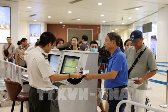 Chỉ làm thủ tục tại quầy với khách có hành lý ký gửi và đặc biệt ở sân bay