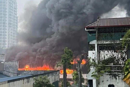Cháy lớn tại Nhà máy Bia Hà Nội