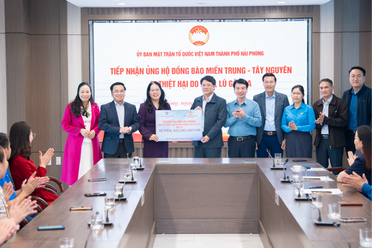 Many more units in Hai Phong support flood-hit people