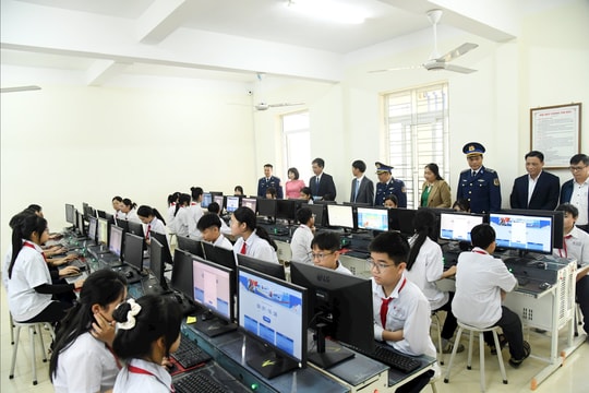 Học sinh THCS ở ven biển Hải Phòng thi 'Em yêu biển, đảo quê hương'