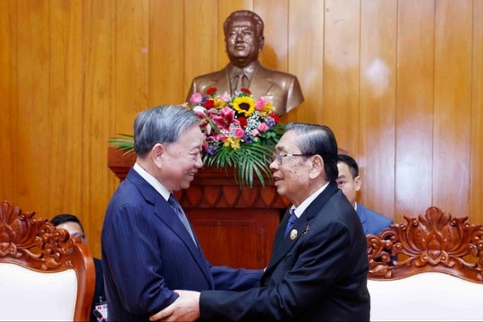 Tổng Bí thư Tô Lâm thăm, chúc sức khỏe các nguyên lãnh đạo Lào