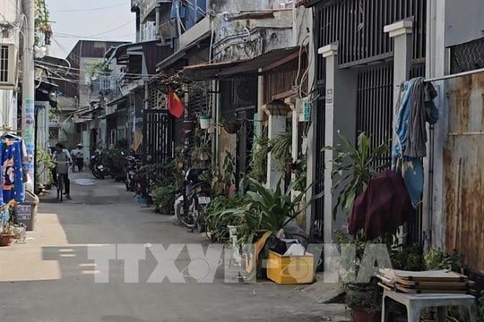 Cháy nhà trong hẻm làm bé gái 8 tuổi tử vong