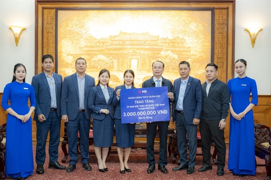 Ngân hàng TMCP Quân đội hỗ trợ thành phố Huế 3 tỷ đồng khắc phục hậu quả thiên tai