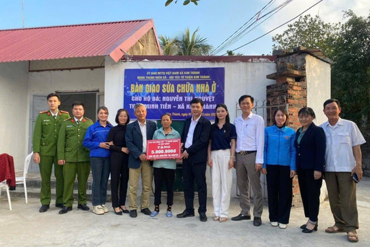 Sửa chữa nhà tặng hộ khó khăn ở xã Kim Thành