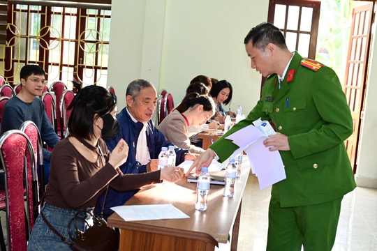 Công an thành phố đấu tranh chống buôn lậu, gian lận thương mại dịp cuối năm