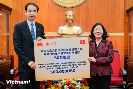 Tiếp nhận 500.000 USD hỗ trợ khắc phục hậu quả mưa lũ từ Chính phủ Trung Quốc