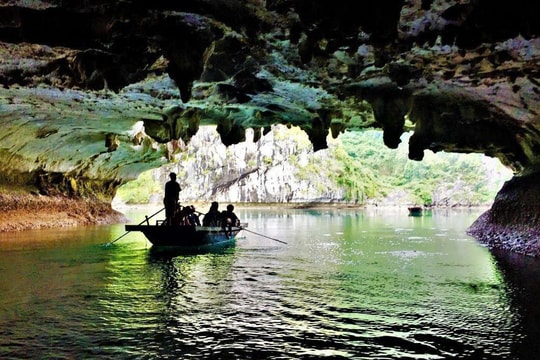 Cát Bà cuốn hút mùa lạnh
