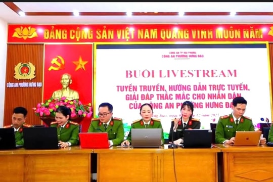 Livestream để gần dân hơn