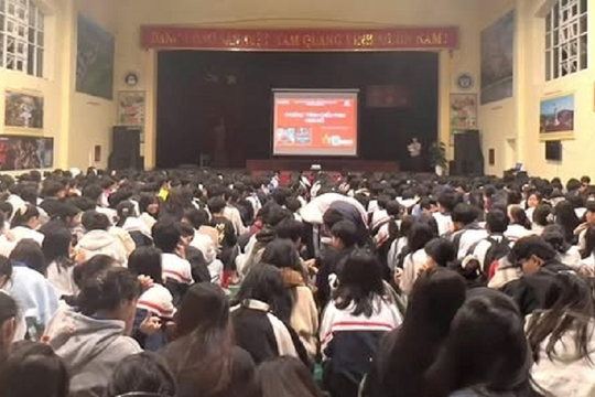 'Mưa đỏ' đánh thức ký ức phim lưu động