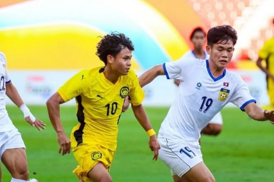 Thắng đậm trước Lào, U22 Malaysia giành lợi thế ở bảng B