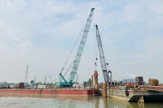 Expectations for a boost from bridge over Thai Binh river