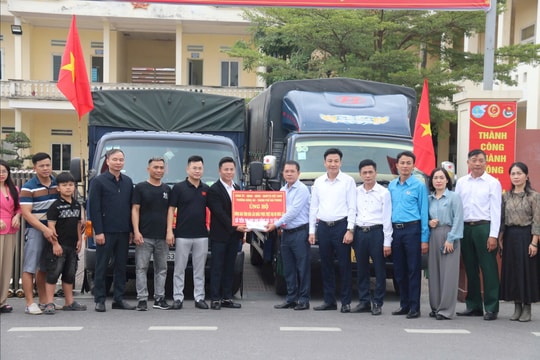 Phường Hồng An hỗ trợ người dân tỉnh Đắk Lắk bị thiệt hại do mưa lũ