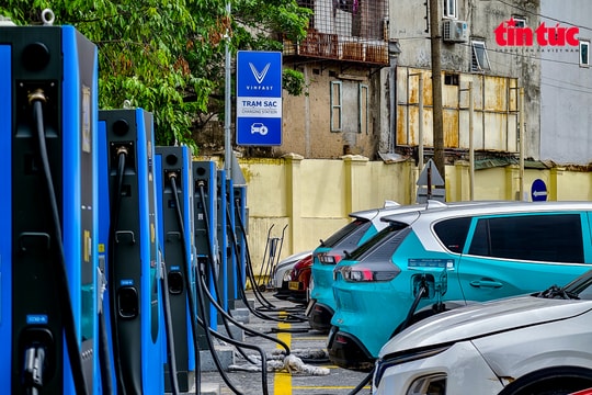Sớm hoàn thiện quy chuẩn an toàn cho chung cư có trạm sạc xe điện