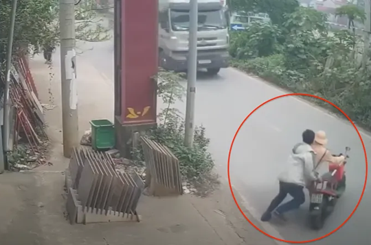 Củng cố hồ sơ để khởi tố tội giết người trong vụ đẩy cảnh sát giao thông vào đầu xe tải