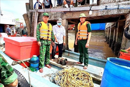 Tịch thu tang vật khai thác thủy sản trái phép