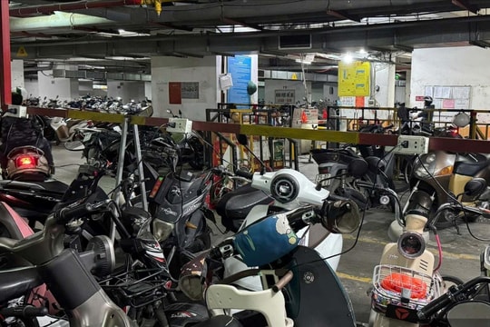 Bộ Xây dựng 'ra tay' sau loạt chung cư từ chối xe điện