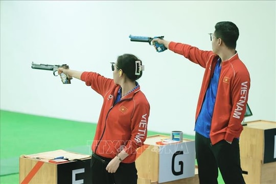 Bộ đôi xạ thủ Trịnh Thu Vinh, Phạm Quang Huy giành huy chương bạc SEA Games 33