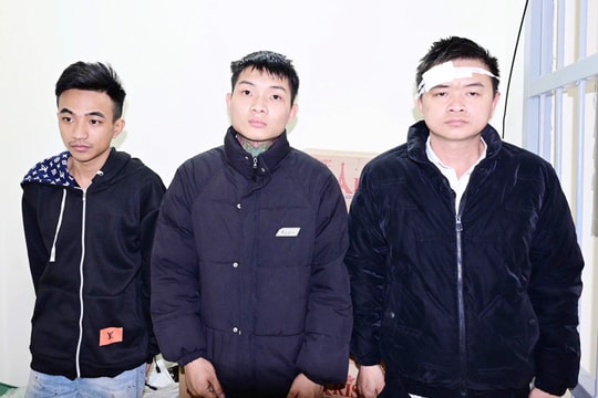 Bắt nhóm thanh niên đuổi đánh nhau trên đường