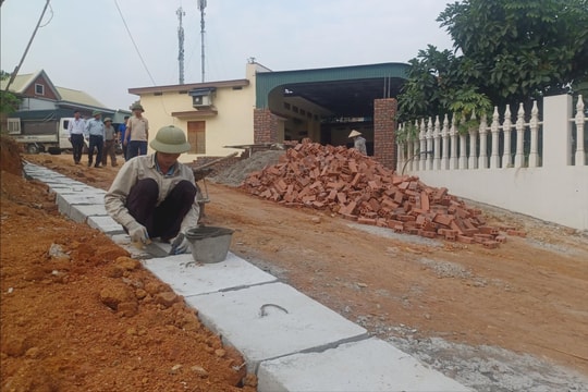 Doanh nghiệp góp sức làm đường ở phường Nhị Chiểu
