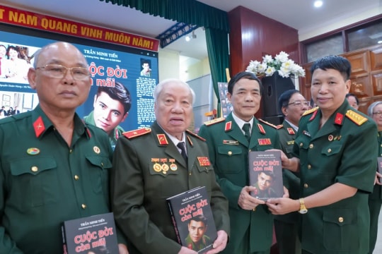 Trao giải cuộc vận động viết và kể chuyện 'Tình yêu trong chiến tranh'