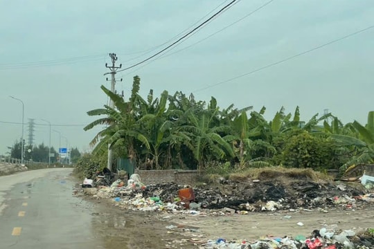 Bãi rác ở xã Thanh Hà gây ô nhiễm môi trường