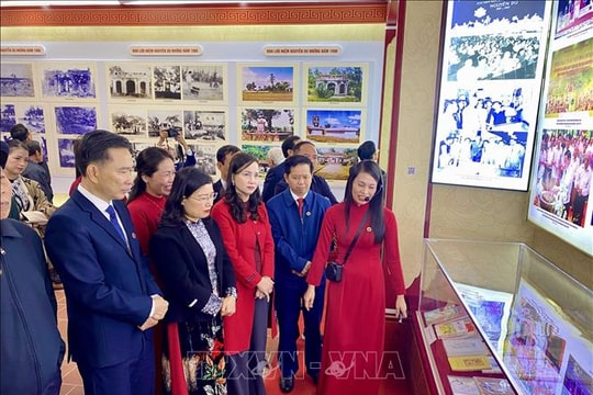 Trưng bày bản Truyện Kiều cổ nhất bằng chữ Nôm