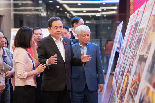 Chủ tịch Quốc hội Trần Thanh Mẫn dự tổng duyệt Lễ trao Giải Diên Hồng lần thứ tư