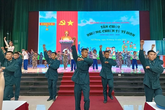 500 giáo viên, học sinh mầm non tham quan, trải nghiệm tại Sư đoàn 363