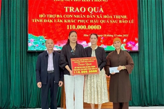 Câu lạc bộ Hương Từ Tâm hỗ trợ người dân vùng lũ các tỉnh miền Trung – Tây Nguyên 390 triệu đồng