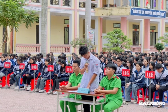 'Ngấm' pháp luật từ phiên tòa giả định