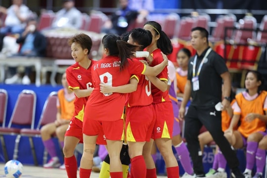 FIFA tôn vinh Thùy Trang và chiến thắng xuất sắc của futsal nữ Việt Nam