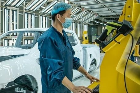 Nhận diện thách thức, giữ vững đà tăng trưởng hai con số